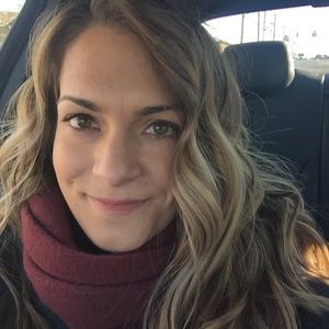 Meet your Posher, Monica